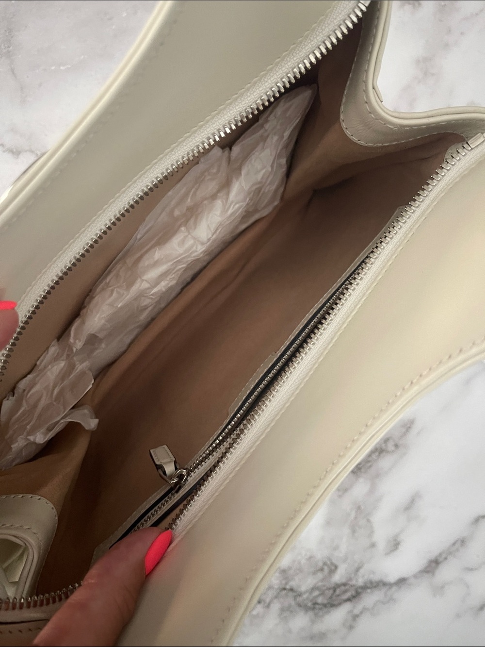 $3,250 New Gucci White GG Leather Top-Handle Bag Petite GG Medium Sienna calf - Picture 10 of 17